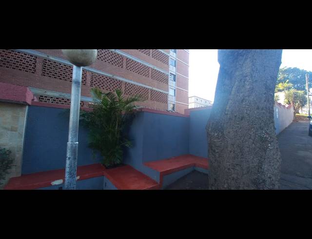 1.5 BEDROOM FLAT FOR SALE IN OVERPORT